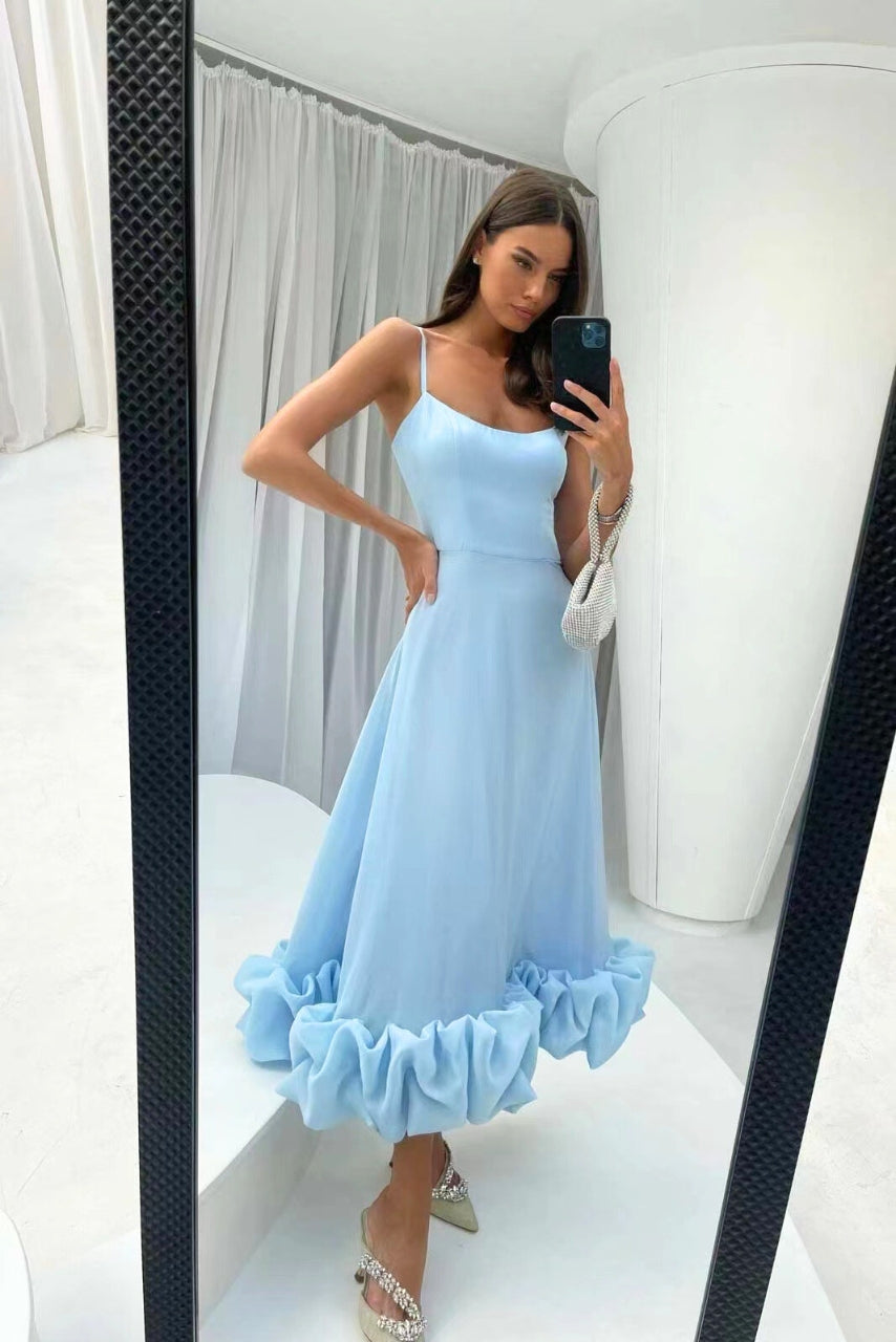 Vestido largo con volantes y escote en V – Alvéria
