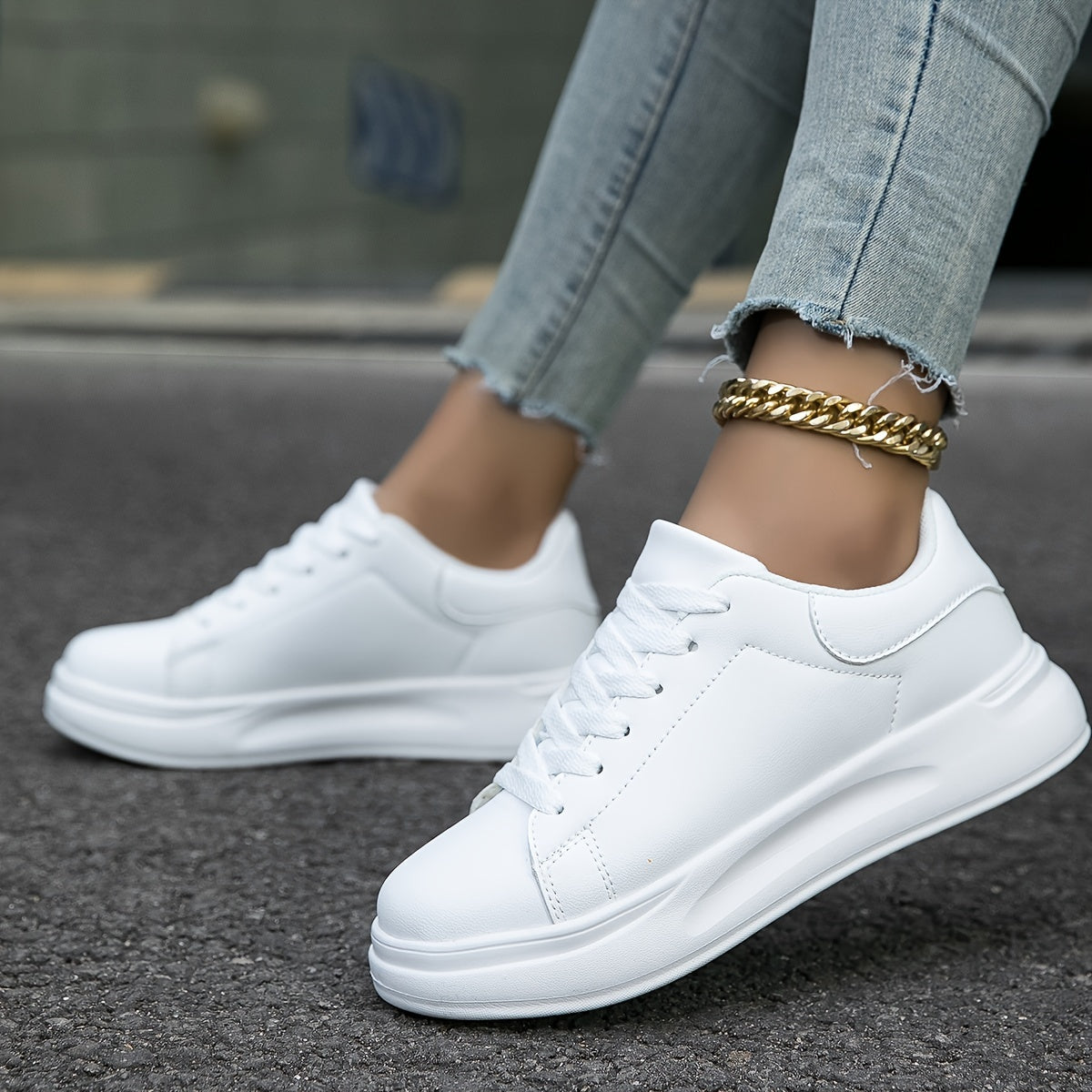 Zapatillas bajas de mujer con diseño limpio y plataforma elevada – HERTA