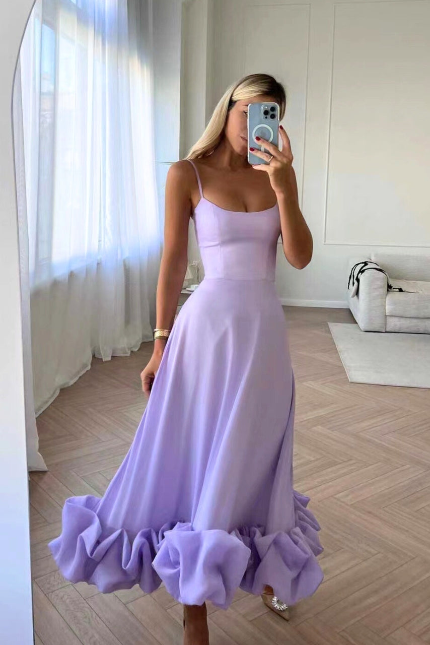 Vestido largo con volantes y escote en V – Alvéria