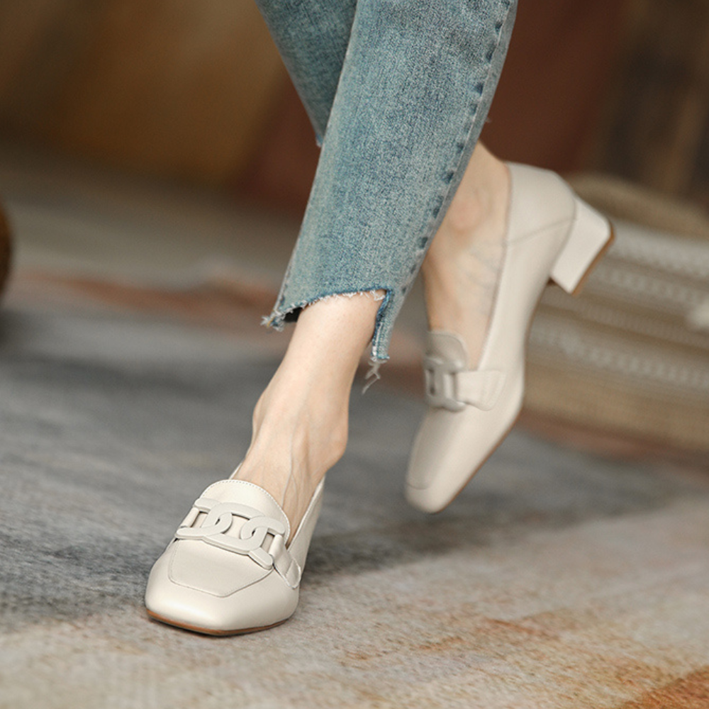 Zapatos de mujer elegantes y cómodos con diseño clásico y detalles refinados – ELYSEE ÉLITE
