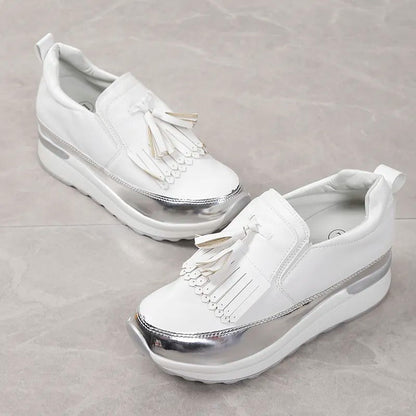 Zapatillas de mujer con plataforma y detalles de flecos – SERALIA