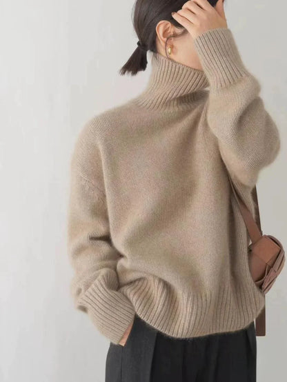 Jersey de cachemir con cuello alto y corte atemporal – VALÉRIA