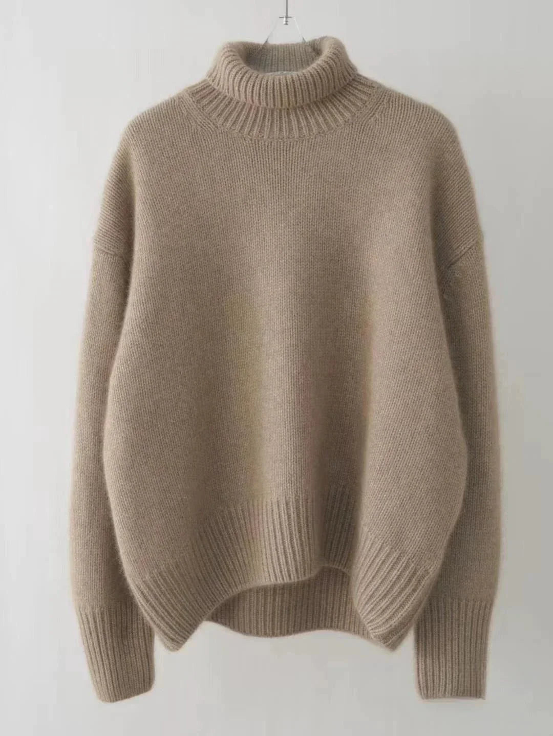 Jersey de cachemir con cuello alto y corte atemporal – VALÉRIA