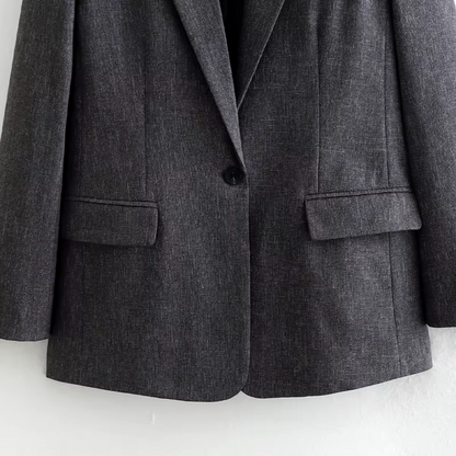 Traje de mujer con blazer entallada y pantalón de vestir – AVELINE