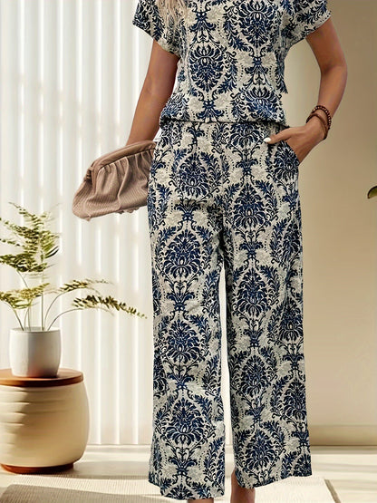 Conjunto de Camiseta y Pantalón de Mujer con Estampado Retro y Estilo Casual – AITHNE