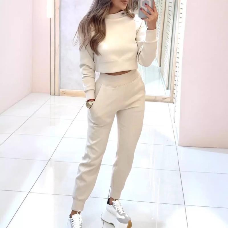 Conjunto athleisure de dos piezas con top corto y pantalón cómodo – LÉNA ActiveEase