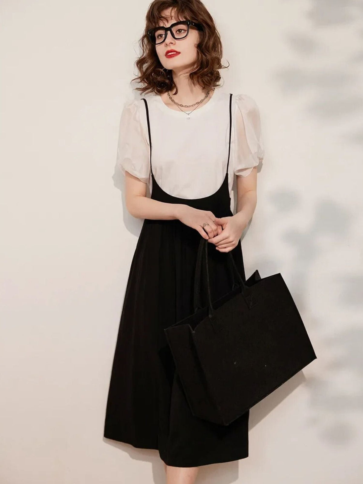 Conjunto de top con mangas abullonadas y falda midi – LIDIA