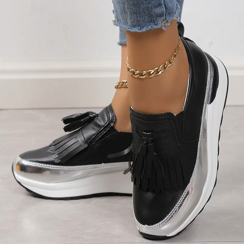 Zapatillas de mujer con plataforma y detalles de flecos – SERALIA