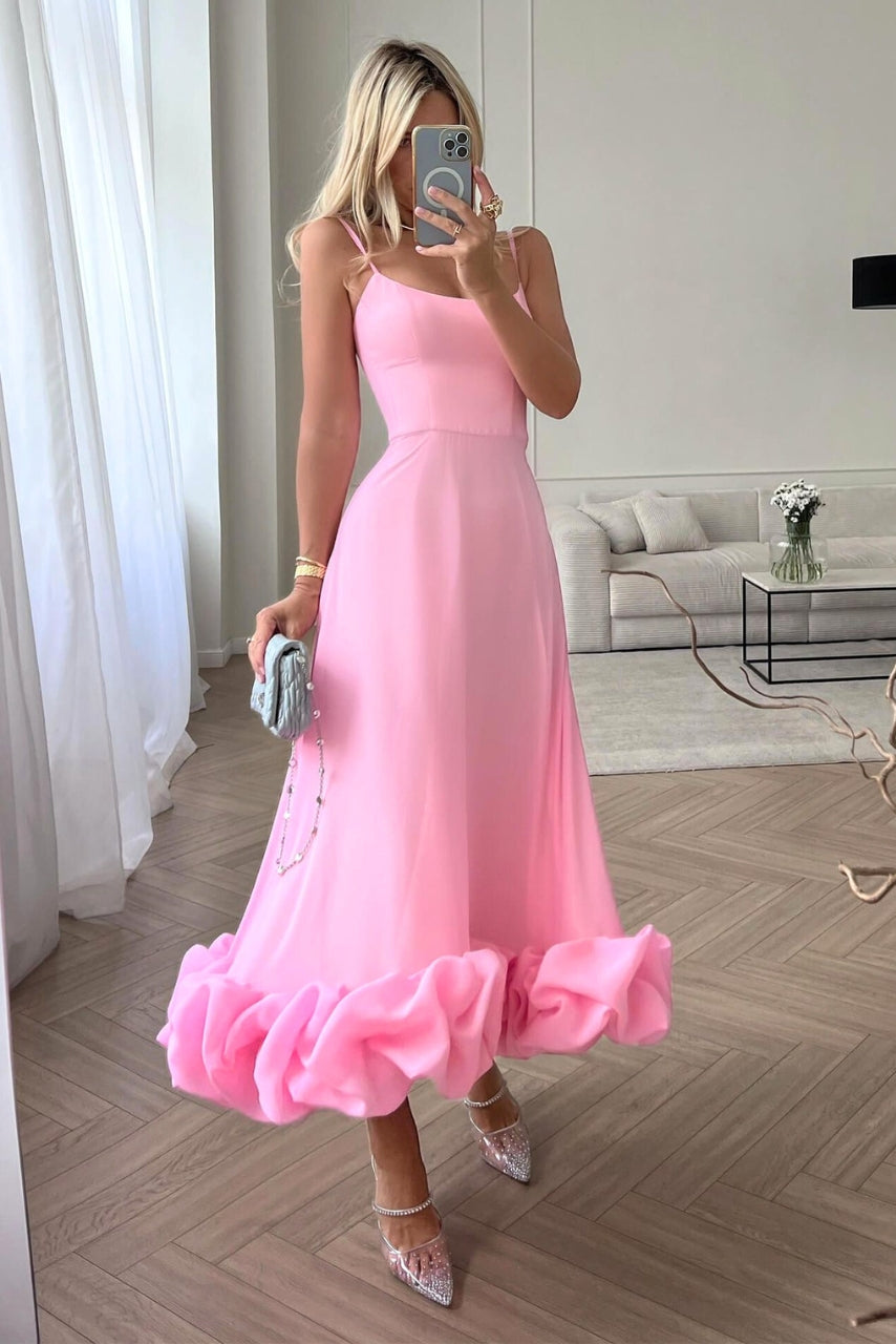 Vestido largo con volantes y escote en V – Alvéria
