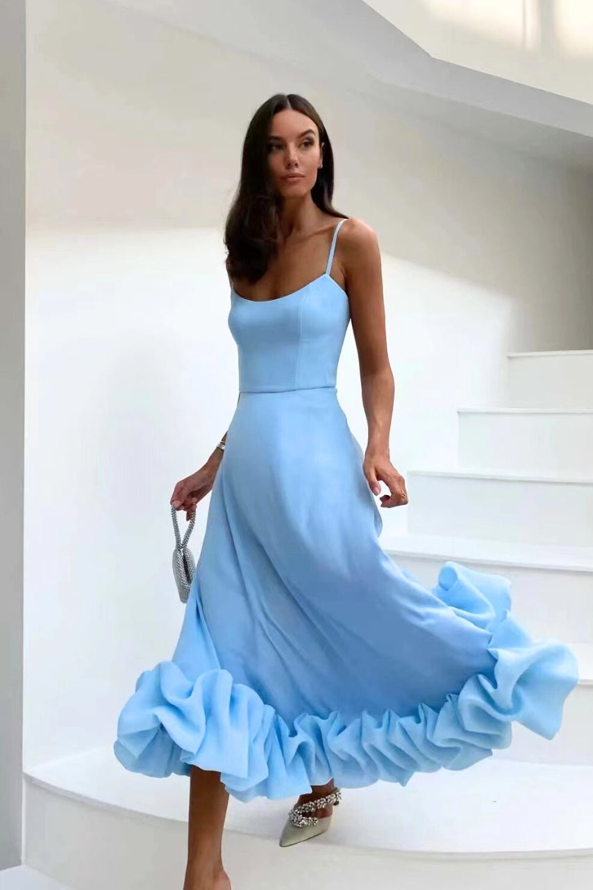 Vestido largo con volantes y escote en V – Alvéria