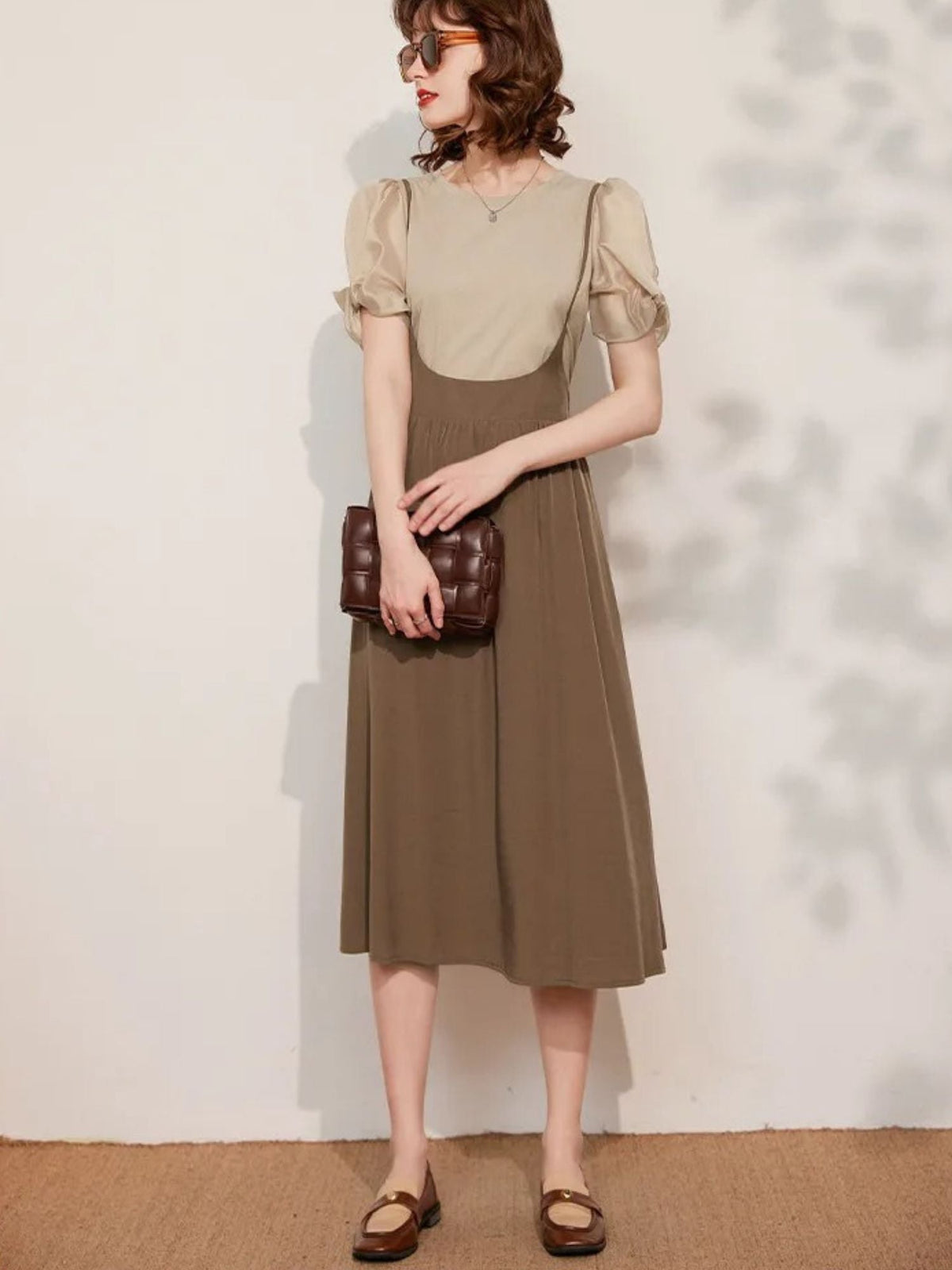 Conjunto de top con mangas abullonadas y falda midi – LIDIA