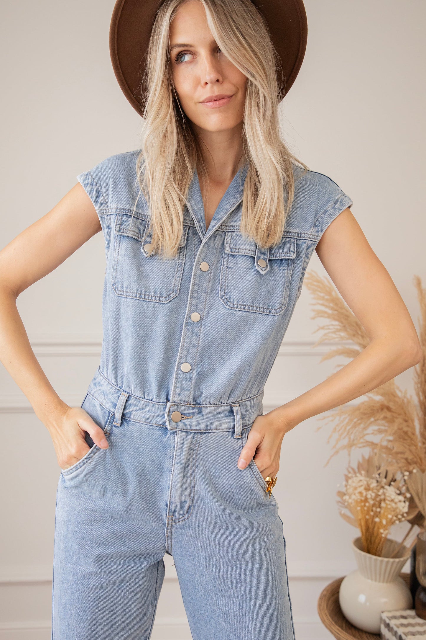 Mono vaquero moderno para mujer, perfecto para cualquier ocasión – DENA