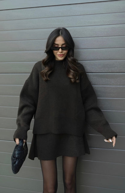 Conjunto de punto: minifalda y jersey oversize para mujer – LARISSA