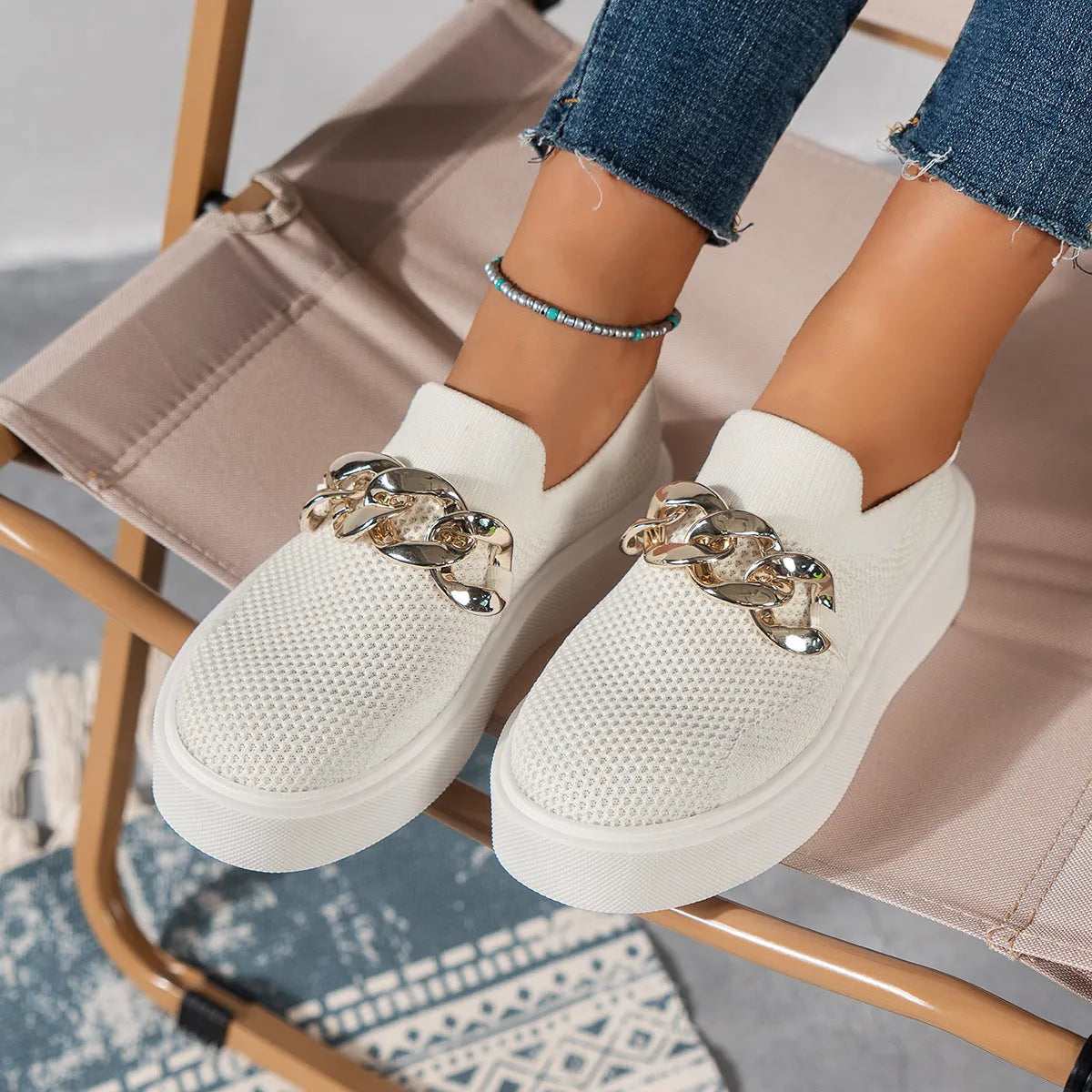 Zapatillas slip-on de mujer con cadena decorativa y suela gruesa – RAPHAËLLE