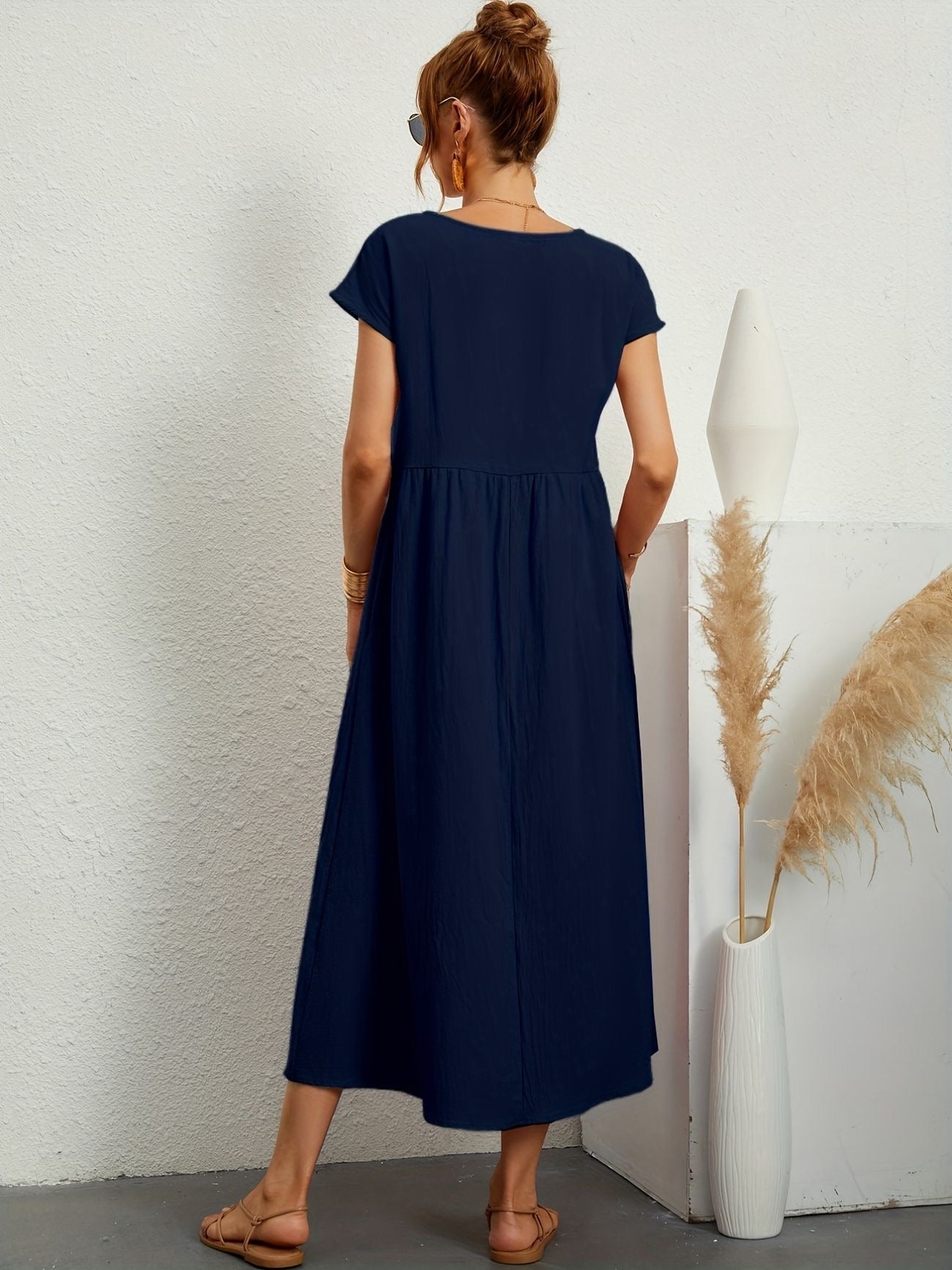 Vestido de lino con corte fluido y estilo natural – GRETA