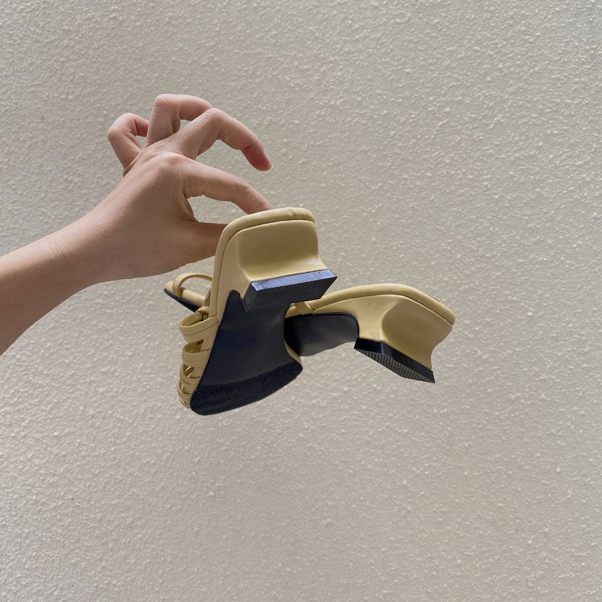 Isabel - Sandalias de Tacón Pequeño con Forma Asimétrica y Punta Cuadrada de Verano para Mujer