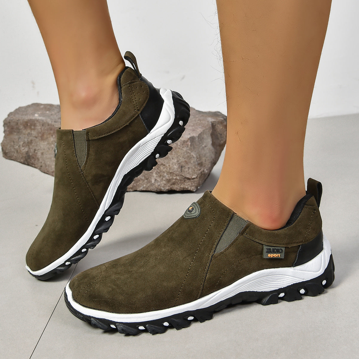 Zapatos slip-on de hombre con suela de agarre – ZINAIDA