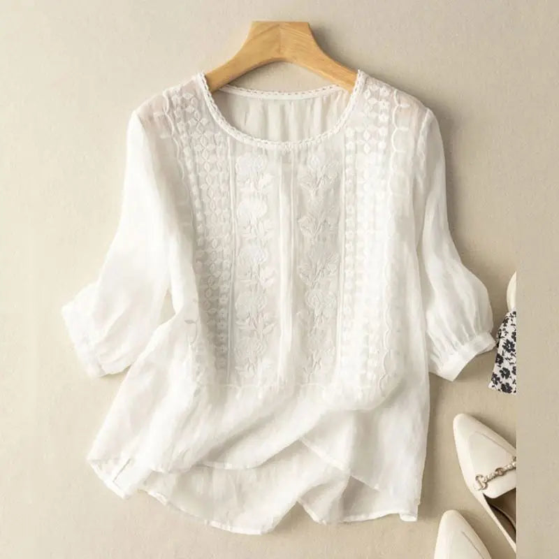 Blusa bordada fluida con diseño artesanal y estilo relajado – AURIA