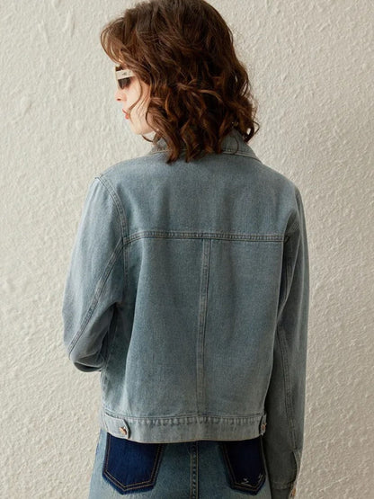 Chaqueta vaquera corta de mujer con tachuelas – LUCINDA