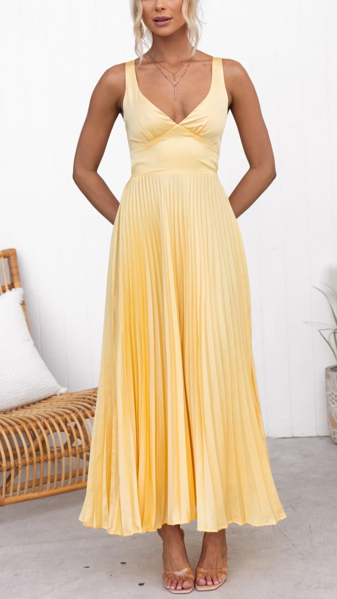 Vestido largo de verano con diseño fluido y toque romántico – FLOÉA