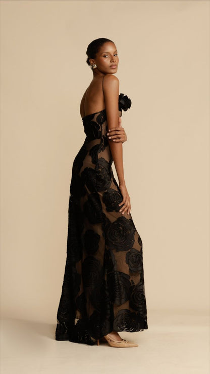 Vestido largo con detalles de volantes y diseño exclusivo – MARCELA