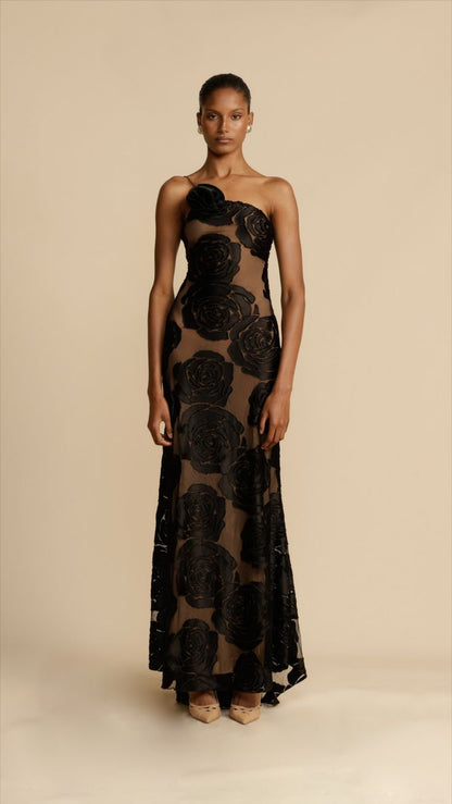 Vestido largo con detalles de volantes y diseño exclusivo – MARCELA