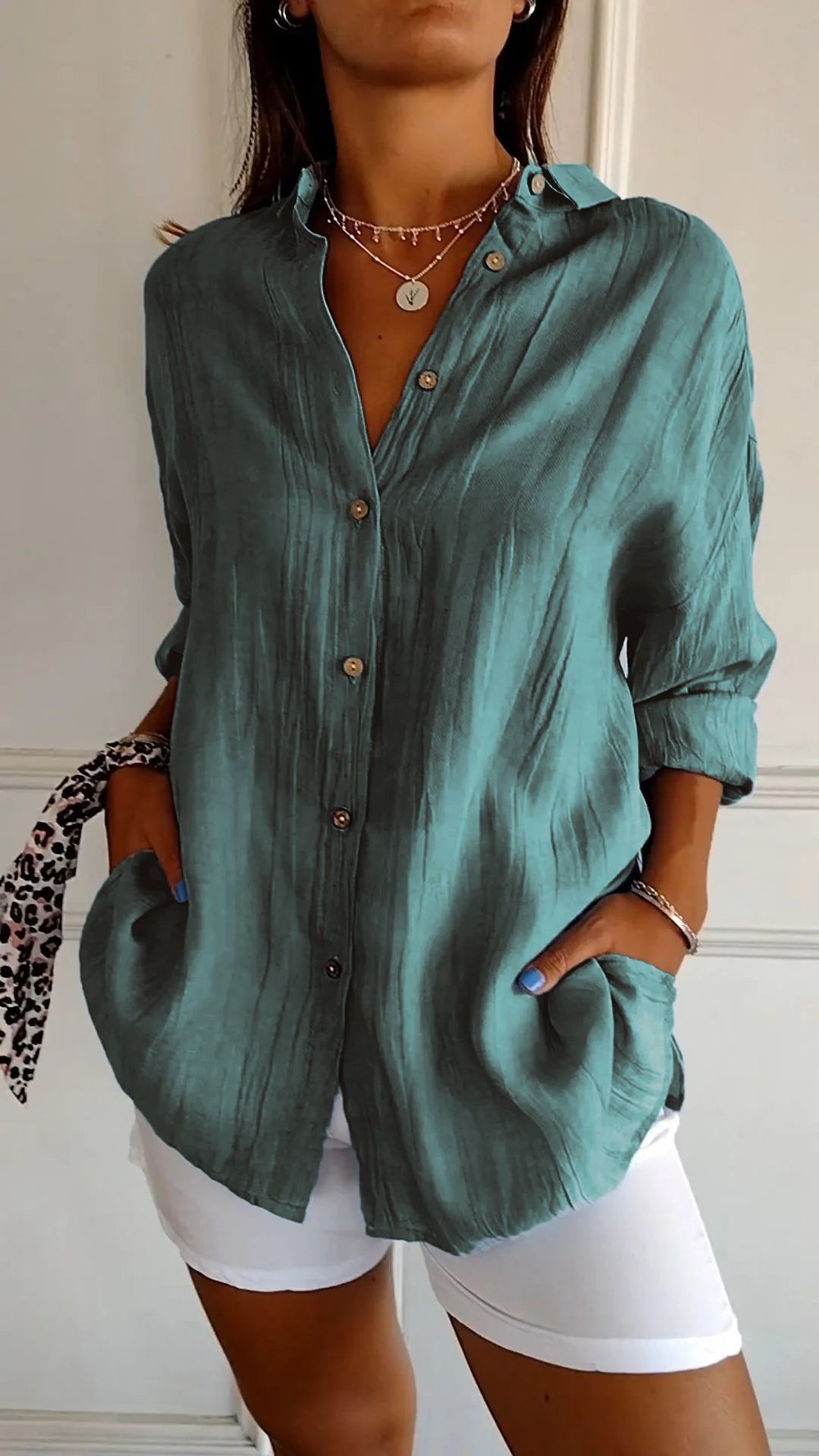 Blusa primaveral de manga larga con detalles delicados – SERENNA