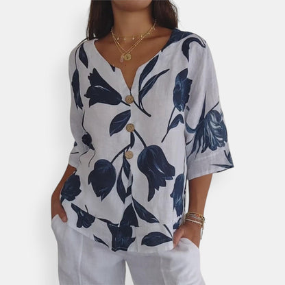 Blusa de flores con botones decorativos y manga 3/4 – FLORIANA BLOOM