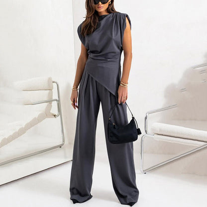 Conjunto elegante de mujer con drapeado sofisticado y pantalones fluidos – LYSANDRA