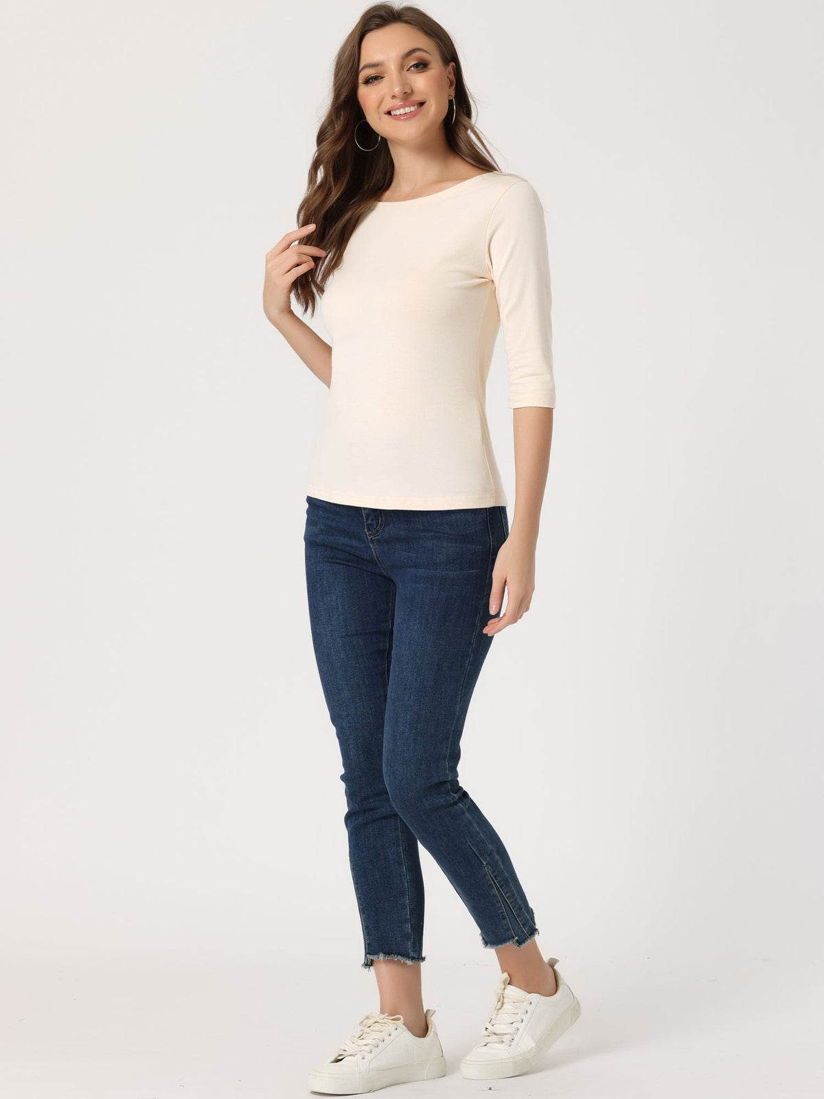 Camiseta de mujer con manga 3/4 y cuello redondo – LUNARA